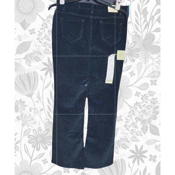Sonoma Life + Style Womens 12 Short Original Fit Black Corduroy Boot Cut Pants. - Picture 4 of 7
